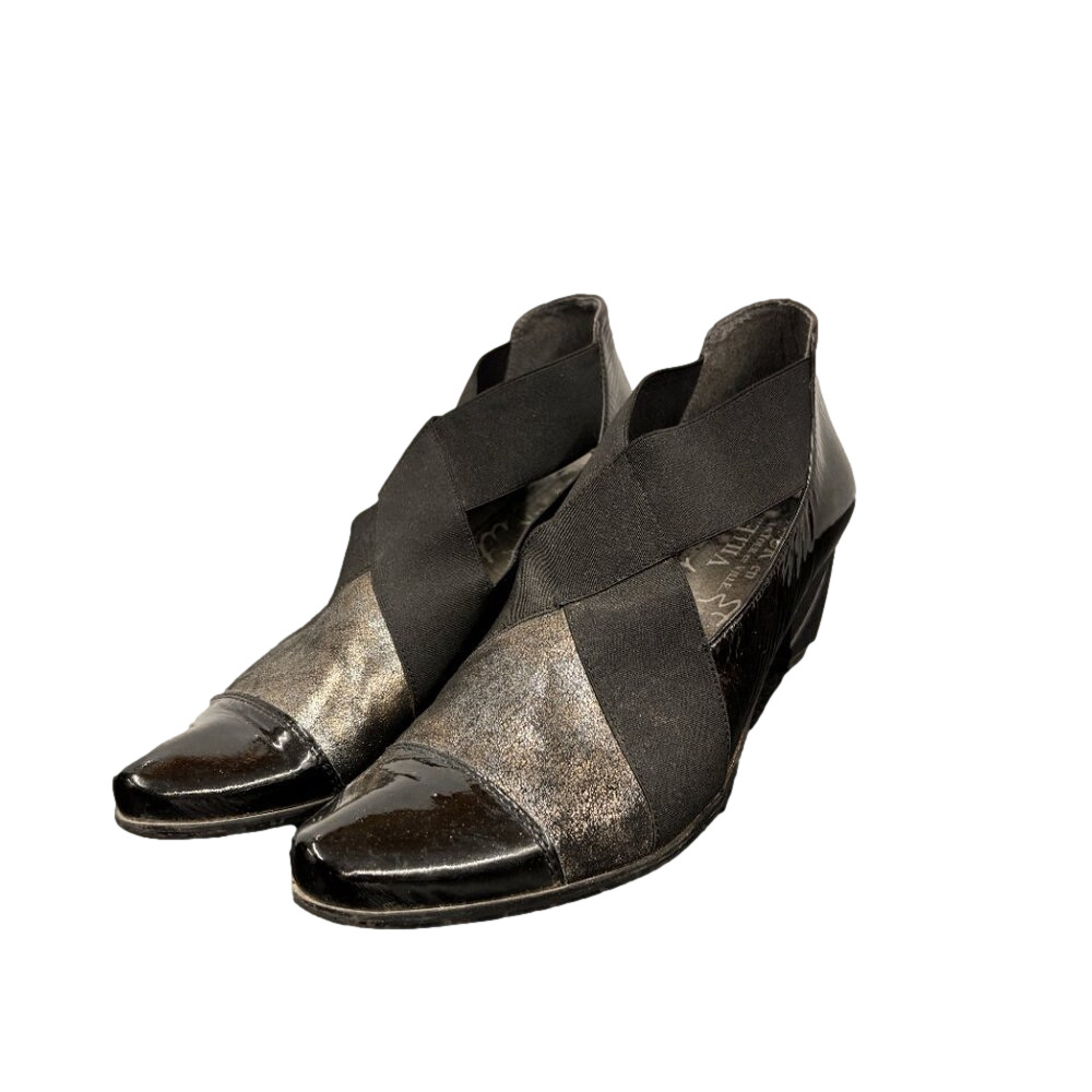 UTV enVille enTour Slipon Womens Size 40/9-9.5 patent Leather